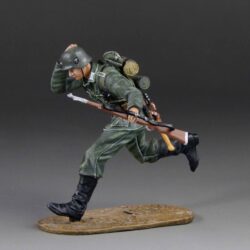 GER028 German Infantry Running with rifle GER028
