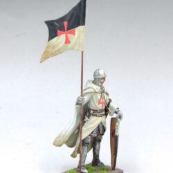 1/30 Templar Standardbearer TEM014