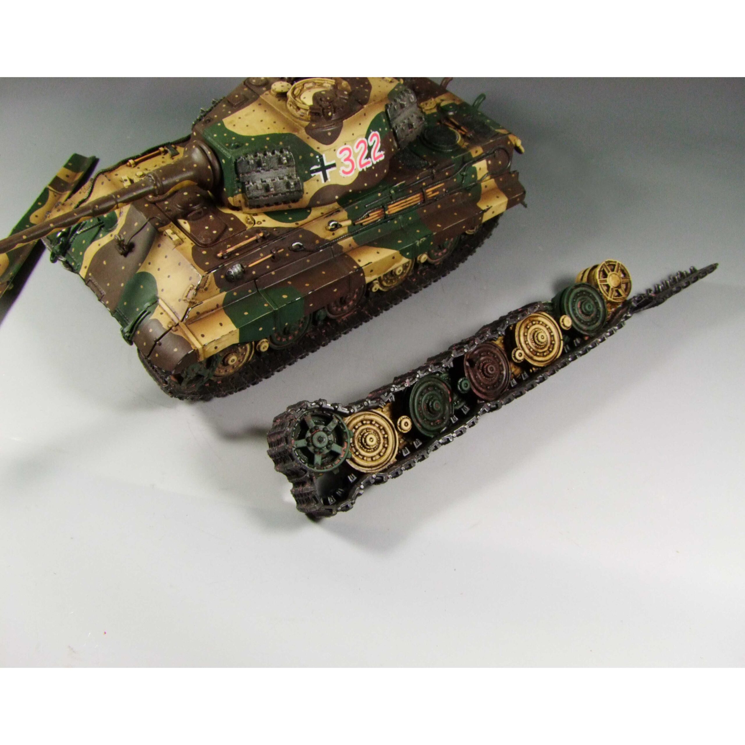1/30 WW2 German Tank King Tiger Camouflage version by Collectors Showcases - Image 7