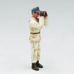 GER009 Winter Tank Crew with binocular